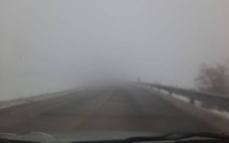 برخی از محور‌های جنوب کرمان لغزنده و مه آلود است